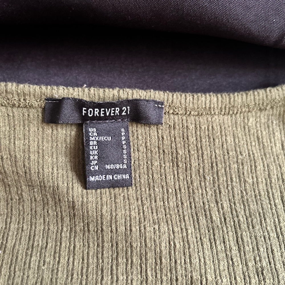 Forever 21 Olive Button-Up Ribbed Crop Top - Picture 4 of 4